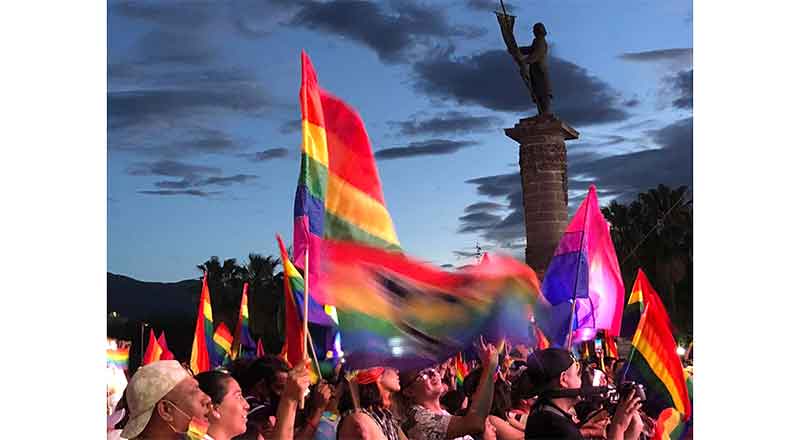 Comunidad LGBTTTI llena Explanada tras Marcha de la Diversidad en NL (FOTOS) 1 MARCHA GAY NL