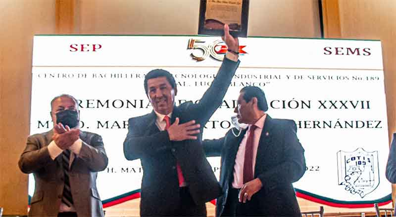 Reconocen liderazgo de alcalde en ceremonia de CBTIS 189 2 MATAMOROS 16