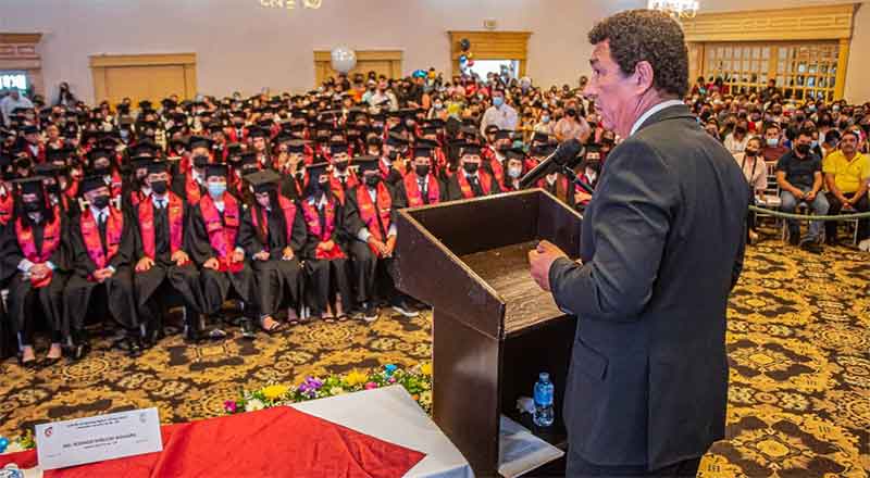 Reconocen liderazgo de alcalde en ceremonia de CBTIS 189 1 MATAMOROS 2 5