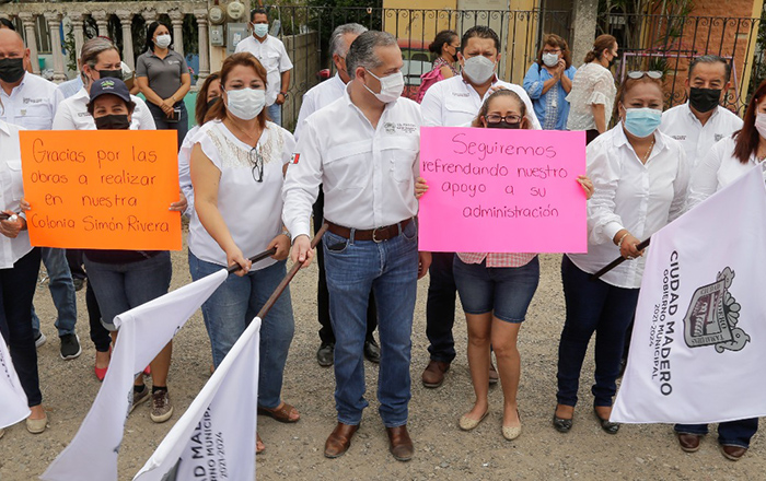 Responde Gobierno Municipal a necesidades de colonias maderenses 2 01 5