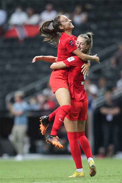 Imponente Canadá; golea a trinitarias 6-0 2 CANADA FEM 4