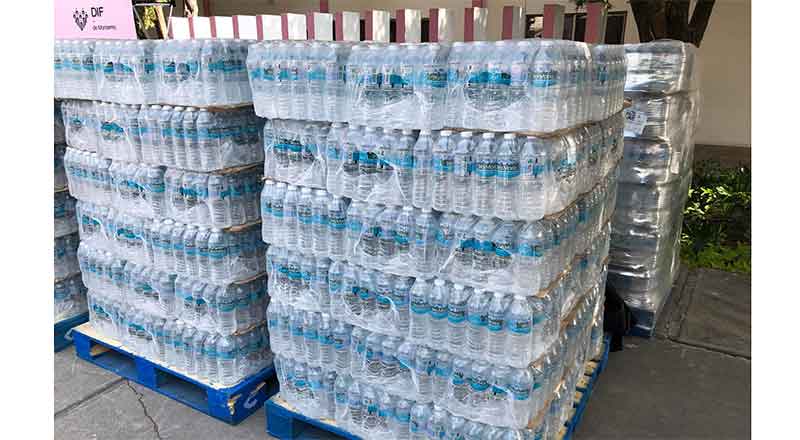 Recibe DIF Monterrey donación de agua embotellada 1 DIF MONTERREY 2