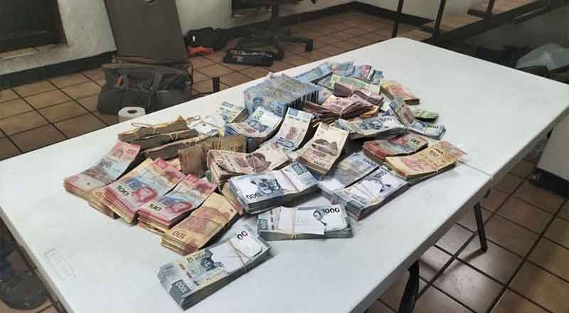 Exhiben ganancias de la ruta 400; aseguran caja fuerte 1 DINERO