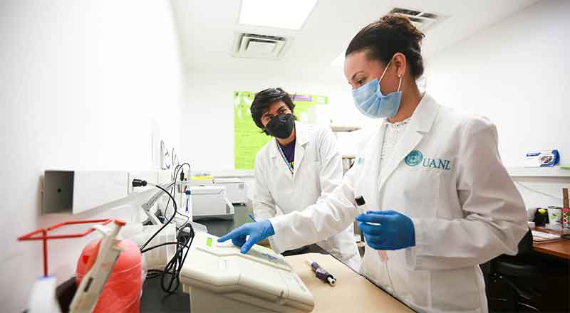 Crean gelatina contra enfermedades dentales 1 DOCTORES UANL 2