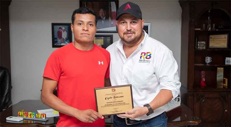 Reconocen a dos deportistas ríobravenses 1 RIO BRAVO 3 1