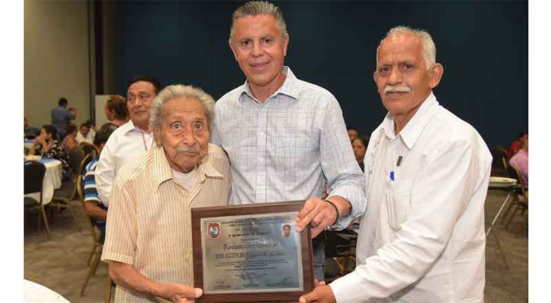 Asociación Nacional de Voceadores reconoce apoyo de Chucho Nader 1 TAMPICO 2 15