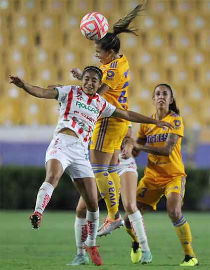 Tigres cumple y vence 2-0 al Necaxa 5 TIGRES FEM 6