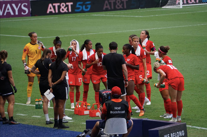 Canadá gana 2-0 a Costa Rica que pasa en segundo 1 equipo