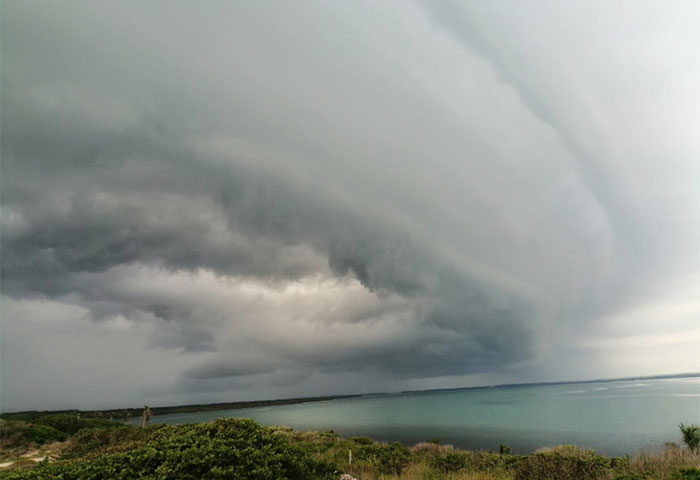Sorprende nuevamente nube de cinturón en playa Miramar 1 nu