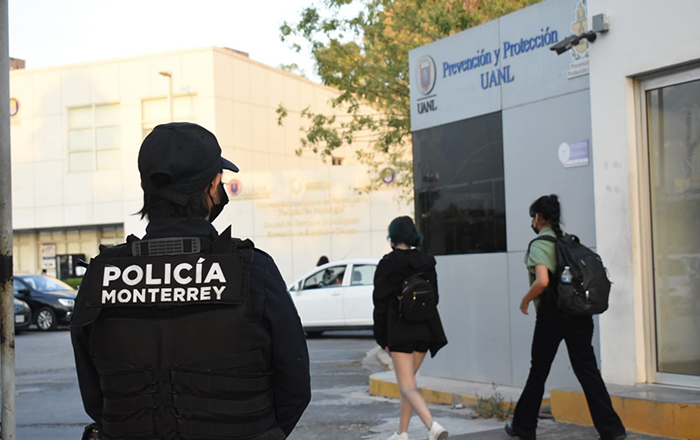 Montan operativo de seguridad en alrededores de Medicina de la UANL 2 296053292 430627235772712 8698997936618242784 n