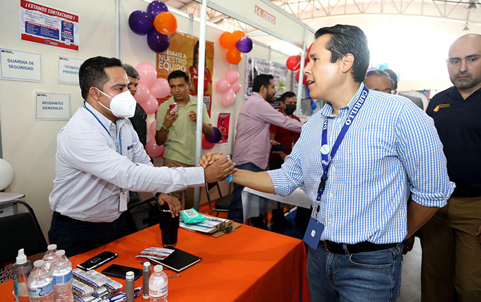 Ofertan 3 mil vacantes en Feria del Empleo con organización tripartita 2 299618177 5953189241361325 5140483780475366692 n