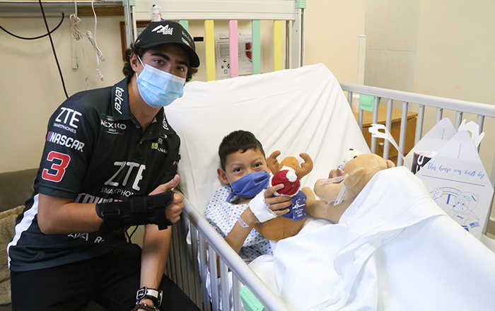 Visitan pilotos de NASCAR Hospital Materno Infantil 2 300994916 449242753798251 7906872147490665185 n