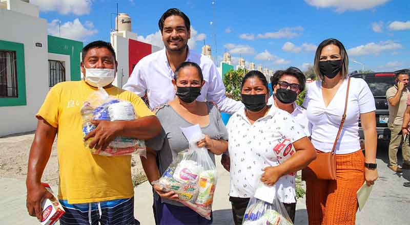 Lleva alcalde jornada de bienestar a 'Riveras del Carmen' 1 CARLOS PENA 2 1