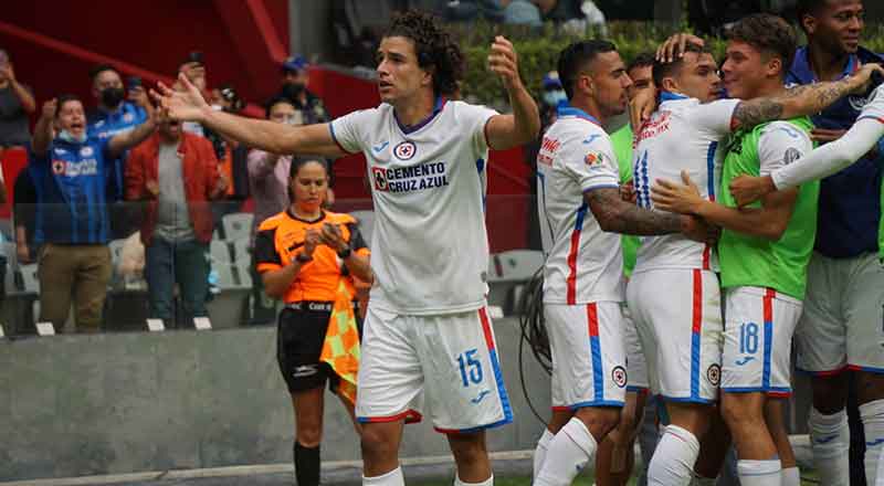 En debut del 'Potro' Gutiérrez, al fin gana Cruz Azul 3 CRUZ AZUL 2 1