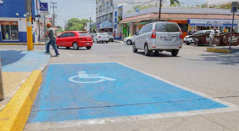 En Madero piden respetar cajones de estacionamiento para discapacitados 1 MADERO 2 12