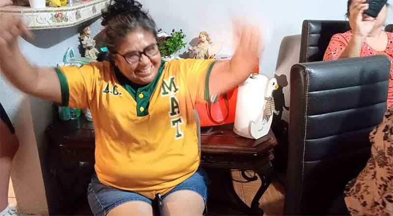 El beisbol unió hoy a una familia, a una ciudad y a una nación 1 MAMA 2