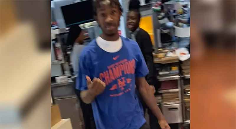 ¡Le serviste las papitas frías a mi mamá!; lo balacean en McDonald's 2 MCDONALDS
