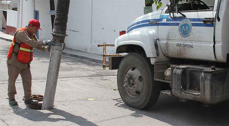 Dan mantenimiento preventivo a drenaje de San Nicolás 1 SAN NICOLAS 2