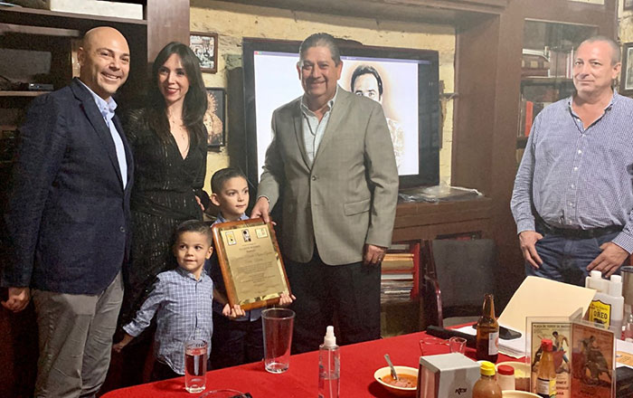 Rinden homenaje póstumo a 'Curro' Rivera 2 hom