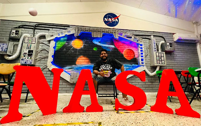 El Profe ‘Chido’ lleva a sus alumnos a las galaxias 3 nas