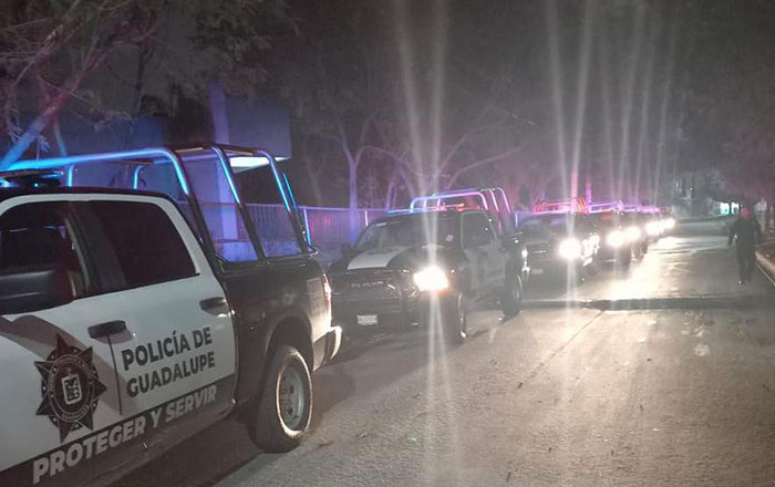Usan patrullas para mover pasajeros ante suspensión de Ruta 131 2 polo