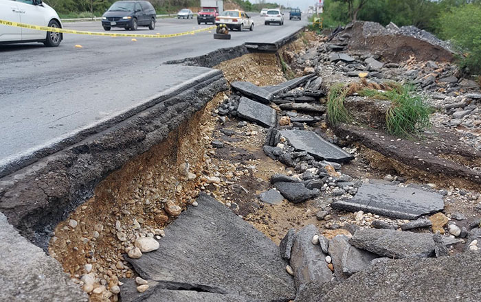 Se crece río Santa Catarina a la altura de Juárez 5 23 2