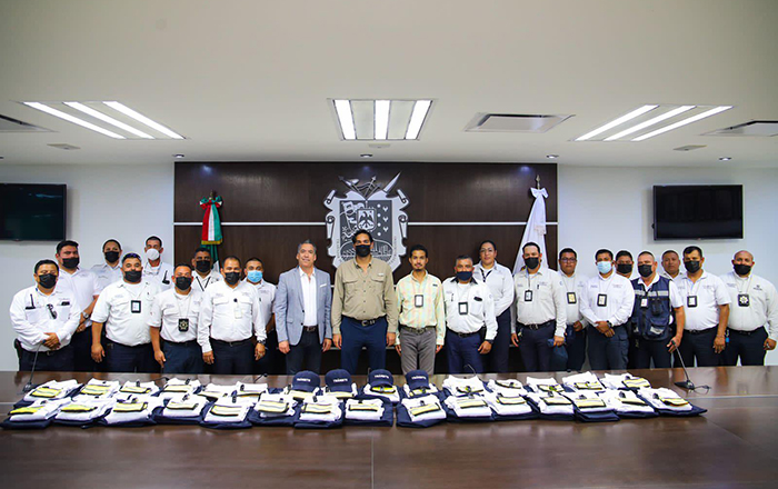 Entregó Alcalde de Reynosa uniformes a Tránsito y Vialidad 1 305492935 878939583076810 1880841159077339494 n