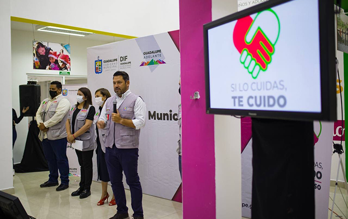 Entrega DIF Guadalupe, tarjetas de ‘Si lo cuidas, te cuido’ 1 6