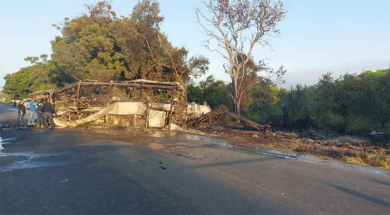 Vincularán a proceso a chofer de la pipa que participó en accidente 1 ACCIDENTE 2