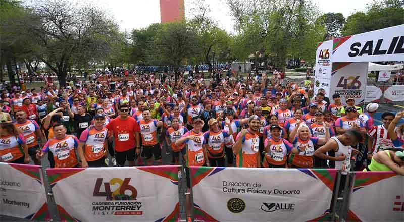 Más de seis mil corren por las calles de Monterrey 1 CARRERA 2 1