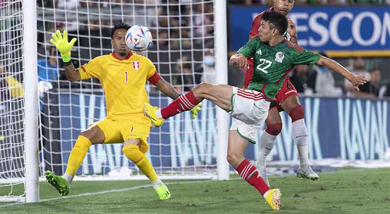 México sufre, pero vence a Perú 1-0 1 CHUCK 2