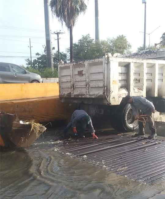 Desazolvan en Reynosa rejillas y pluviales por acumulación de basura 1 DRENAJE 2