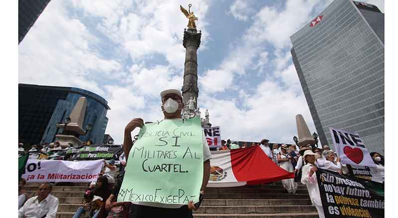 Marchan en CDMX contra violencia y militarización en el país 4 MARCHA 3