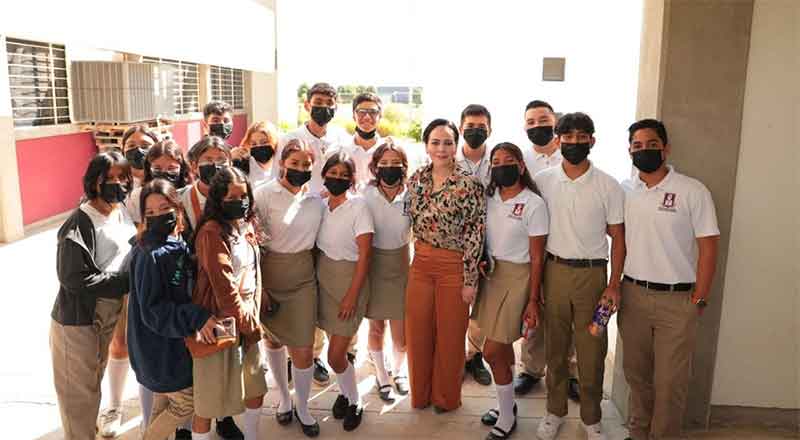 Poniatowska visita Nuevo Laredo para hacer compromiso con la educación 2 NUEVO LAREDO 13