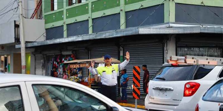 Por rehabilitación de drenaje en Nuevo Laredo cierran vialidades