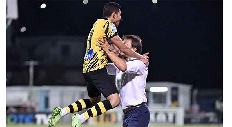 Orbelín Pineda vuelve a anotar con el AEK de Atenas 2 OREBLIN PINEDA 2