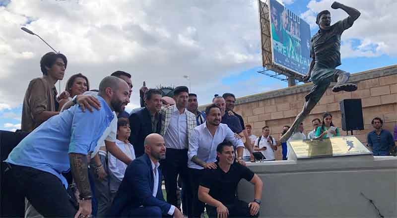Oribe Peralta ya tiene su estatua en Torreón 1 ORIBE 2