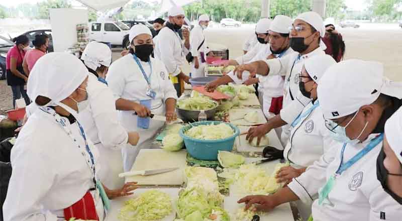 En Tampico buscan romper récord del pozole más grande del mundo 2 POZOLE 3