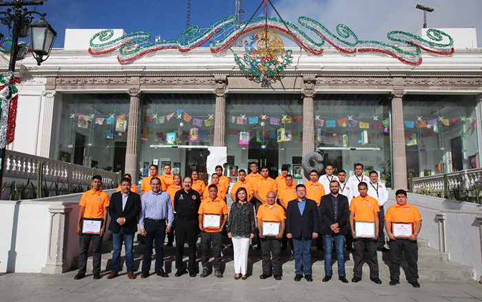 Reconoce Cristina Díaz a rescatistas de Guadalupe 2 RECONOCE CRISTINA DIAZ A RESCATISTAS DE GUADALUPE 3