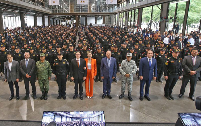 Promete Samuel mejores prestaciones a policías 1 cde