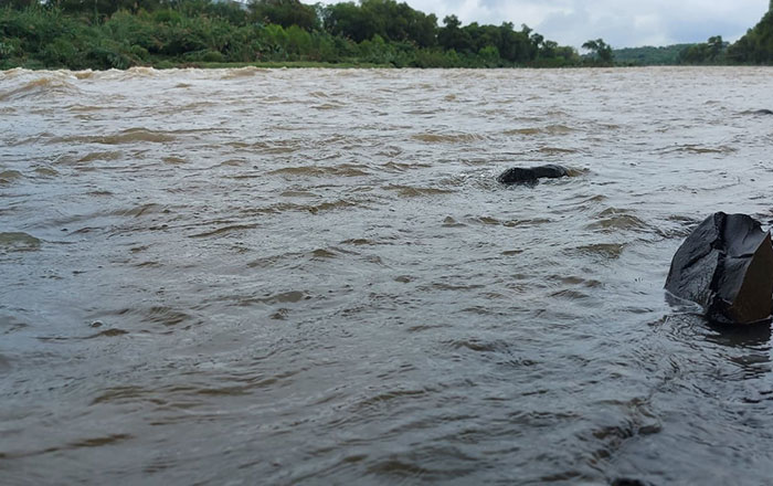 Se crece río Santa Catarina a la altura de Juárez 4 ers
