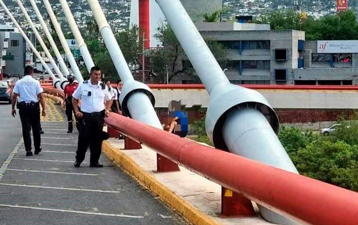 'Ya es hora', dijo Luis antes de lanzarse del puente 1 puente 1