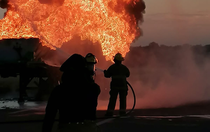 Incendio de pipa mantiene cerrado tramo de autopista Reynosa-Monterrey 2 311277795 480021307498583 678130051107965933 n