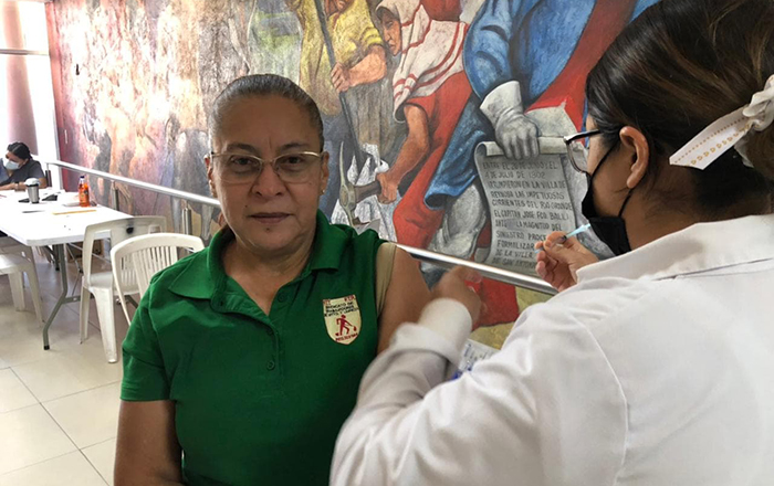 Vacunan a empleados municipales contra Influenza 1 312230590 1479676465871269 4528690092521862893 n