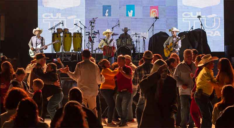 Llevan a Bustamante, NL, todo el poder de la música, canto y baile 2 BUSTAMANTE 3