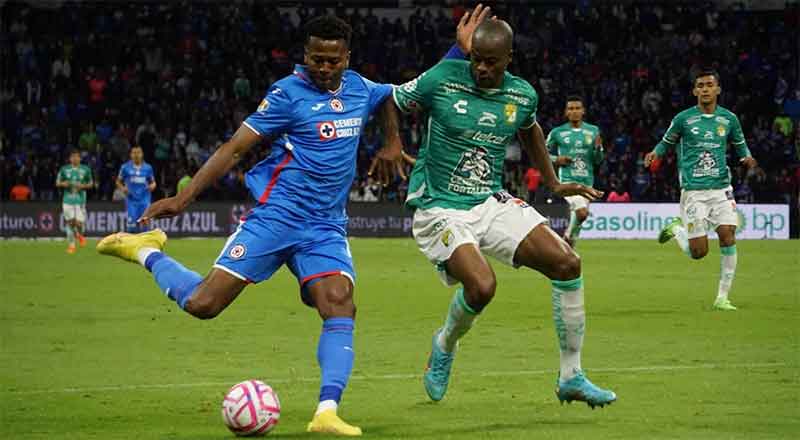 Cruz Azul avanza a cuartos tras vencer a León 2 CRUZ AZUL 2 1