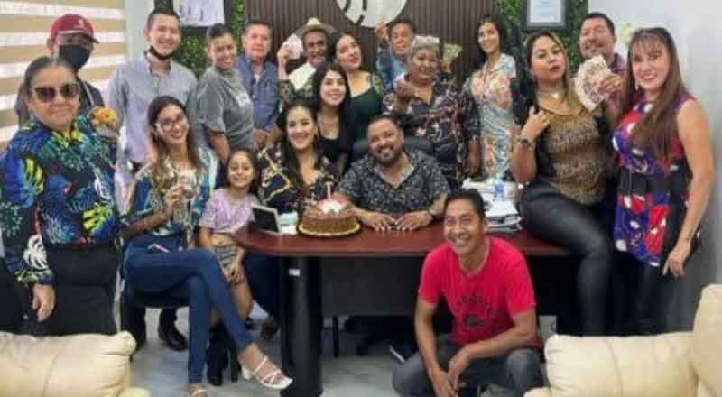 Reprueban 'fiesta buchona' en Palacio Municipal de Mazatlán 1 FIESTA BUCHONA