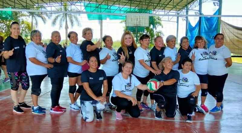 'Abuelitos' maderenses participan en Torneo de Cachibol 1 MADERO 2