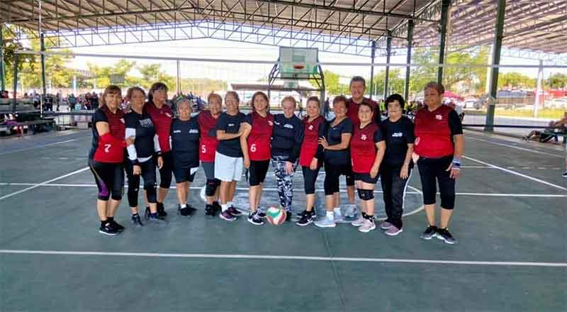 'Abuelitos' maderenses participan en Torneo de Cachibol 2 MADERO