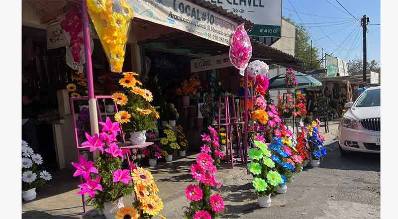 Inician preparativos ante celebración del Día de Muertos en NL 1 PANTEONES 2